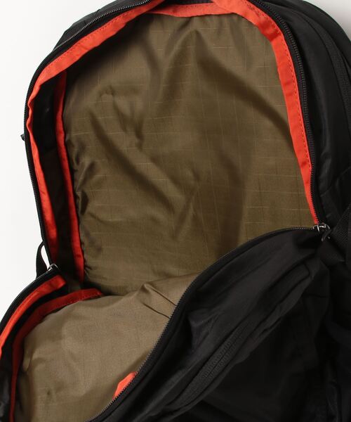 Cotopaxi（コトパクシ）の「【Cotopaxi】MENTE 32L DAYPACK CADA DIA / メンテ 32リットルデイパックカダディア（バックパック/リュック・メンズ・ブラック・FREE）」の4枚目の写真