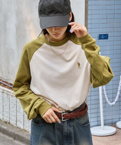 U.S. POLO ASSN.（ユーエスポロアッスン）の「U.S. POLO ASSN. /ユーエスポロアッスン 別注 ワンポイント刺繍 ラグラン配色オーバーサイズ長袖Tシャツ（Tシャツ/カットソー・レディース・ダークグリーン/カーキ/ダークブラウン/ワイン/ブラック/ネイビー/チャコールグレー/ブラウン系・S/XL/L/M）」の6枚目の写真