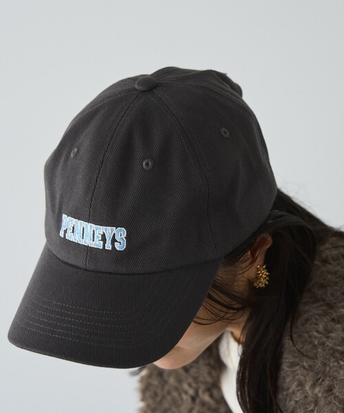 PENNEYS（ぺニーズ）の「PENNEYS（ぺニーズ）別注配色アソートロゴキャップ（キャップ・レディース・ライトブルー/ワインレッド/ダークグレー/ベージュ・FREE）」の7枚目の写真