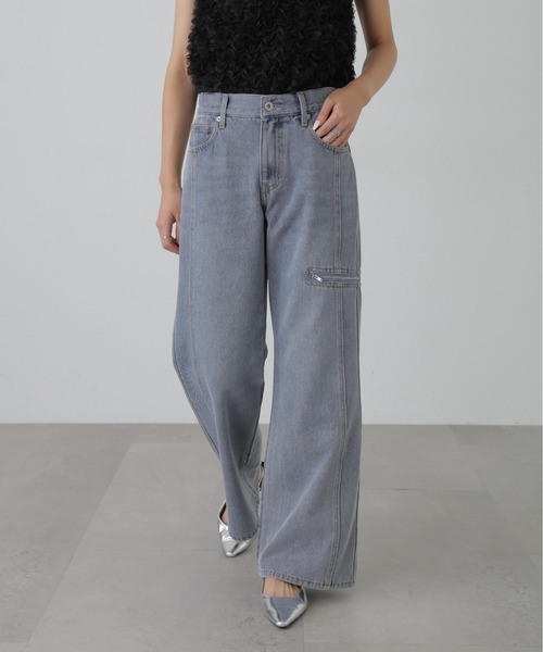 FREE'S MART(フリーズマート)の「ローライズパネルカットデニム(デニムパンツ・レディース・ケミカルウォッシュ/ブルー系その他・SMALL/MEDIUM)」の1枚目の写真