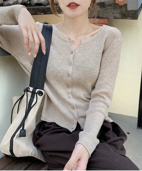 セール】フロントボタンリブVネックニット（カーディガン/トップス