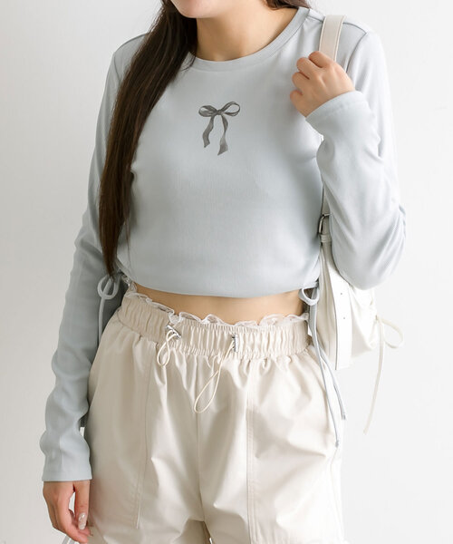 OLIVE des OLIVE（オリーブデオリーブ）の「テレコ裾脇ドロストTシャツ（Tシャツ/カットソー・レディース・スミクロ/オフホワイト/トップグレー/サックスブルー・FREE）」の13枚目の写真