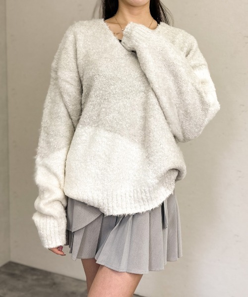 Per sist ence(パーシエンス)の「ブークレー3G起毛加工インターシャVネックプルオーバー(ニット/セーター・レディース・ブラック/チャコールグレー/ベージュ・FREE)」の3枚目の写真