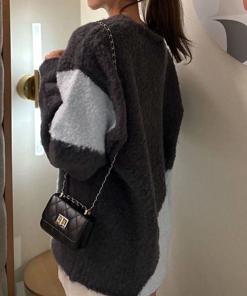 Per sist ence(パーシエンス)の「ブークレー3G起毛加工インターシャVネックプルオーバー(ニット/セーター・レディース・ブラック/チャコールグレー/ベージュ・FREE)」の6枚目の写真