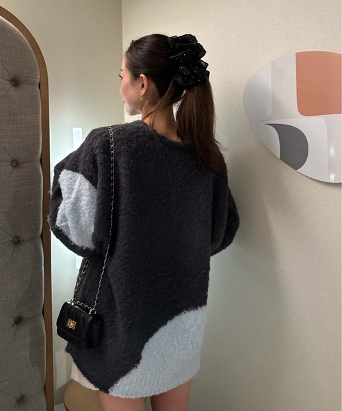 Per sist ence(パーシエンス)の「ブークレー3G起毛加工インターシャVネックプルオーバー(ニット/セーター・レディース・ブラック/チャコールグレー/ベージュ・FREE)」の9枚目の写真
