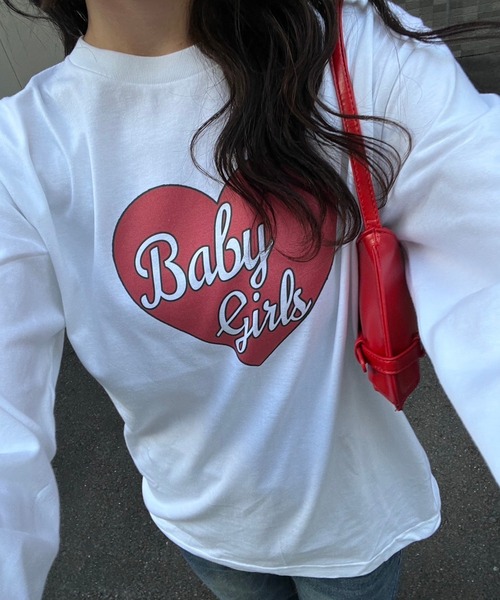 fiere(フィエール)の「ビックハートロゴデザインロンT/長袖Tシャツ(Tシャツ/カットソー・レディース・ホワイト・MEDIUM)」の1枚目の写真