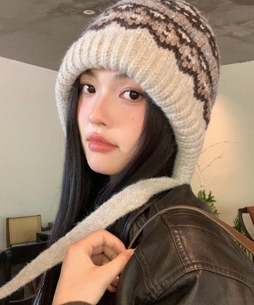 LADY LIKE(レディライク)の「手編み風ノルディック柄ドロストニット帽(ニットキャップ/ビーニー・レディース・ダークベージュ/ブラウン/ブラック/オフホワイト/ブラウン系その他/グレー系その他/ブラック系その他/ホワイト系その他・F)」の20枚目の写真