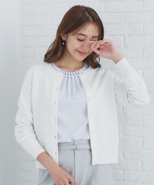 index（インデックス）の「◆≪エマール検証済≫7colorビジュー釦クルーネックカーディガン【洗濯機洗い可】（カーディガン/ボレロ・レディース・ワインレッド/サックスブルー系7/ダークグレー/ネイビー/オフホワイト/ナチュラル/ブラック系7・34/36/38/40/42）」の8枚目の写真