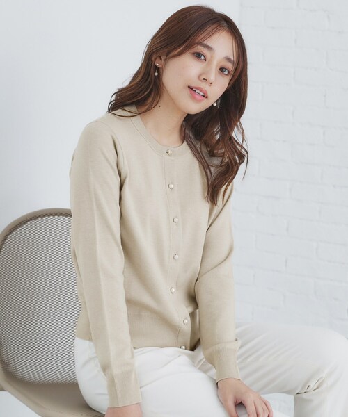 index（インデックス）の「◆≪エマール検証済≫7colorビジュー釦クルーネックカーディガン【洗濯機洗い可】（カーディガン/ボレロ・レディース・ワインレッド/サックスブルー系7/ダークグレー/ネイビー/オフホワイト/ナチュラル/ブラック系7・34/36/38/40/42）」の16枚目の写真