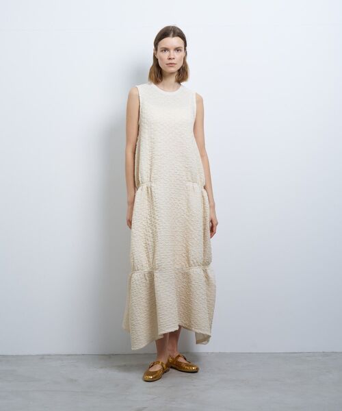 LANVIN en Bleu(ランバンオンブルー)の「ジャガードニットフレアワンピース(ワンピース・レディース・ブラック/オフホワイト/ライトカーキ/オレンジ・38/36)」の6枚目の写真