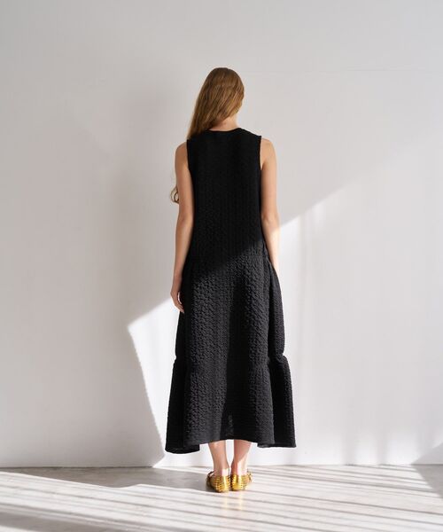 LANVIN en Bleu(ランバンオンブルー)の「ジャガードニットフレアワンピース(ワンピース・レディース・ブラック/オフホワイト/ライトカーキ/オレンジ・38/36)」の15枚目の写真