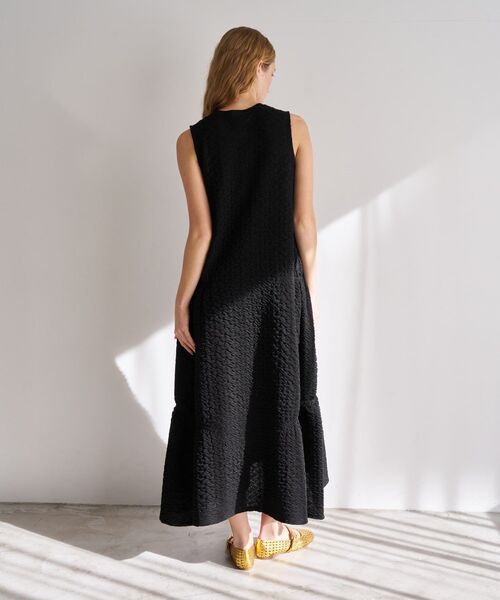 LANVIN en Bleu(ランバンオンブルー)の「ジャガードニットフレアワンピース(ワンピース・レディース・ブラック/オフホワイト/ライトカーキ/オレンジ・38/36)」の17枚目の写真