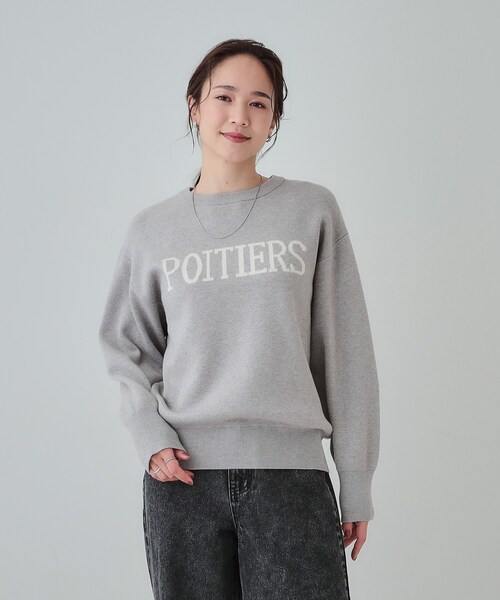 SHOO・LA・RUE（シューラルー）の「【洗える/ちくちくしにくい/静電気軽減】スウェットライク ロゴニット（ニット/セーター・レディース・グレー/ライトベージュ/ブラック/グリーン系・01/04/03/02）」の17枚目の写真