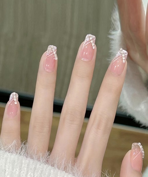 Doux Belle（ドゥーベル）の「簡単にネイルチップ ハンドネイルチップ ストーンネイル（ネイルシール/ネイルチップ・レディース・H/A/F/E/D/C/G/B/J/I・FREE）」の7枚目の写真