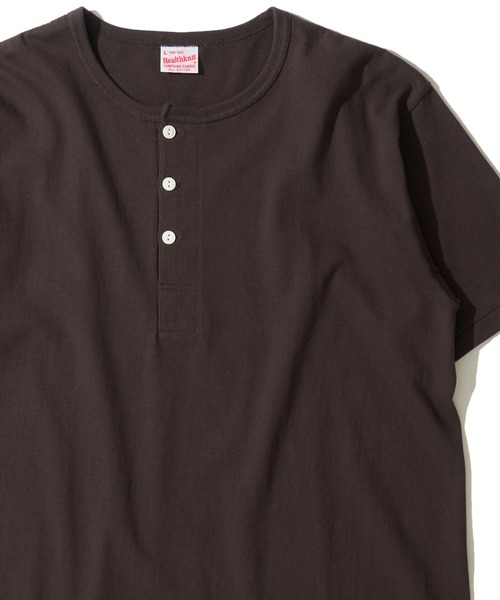 Healthknit(ヘルスニット)の「【Healthknit】TOMPKINS Jersey Henleyneck S/S / トンプキン ジャージー ヘンリーネックTシャツ(Tシャツ/カットソー・メンズ・ブラック/カーキ/オフホワイト/ミント/ヘザーグレー/ネイビー・MEDIUM/LARGE/X-LARGE)」の2枚目の写真