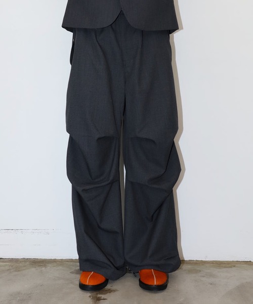 JIEDA(ジエダ)の「LOOSE PARACHUTE PANTS(カーゴパンツ・メンズ・ブラック/グレー・1)」の4枚目の写真