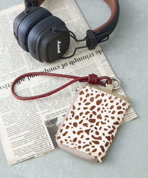 Actually（アクチュアリー）の「ストラップ付き 本革マルチケース アニマル（カードケース・レディース・その他1/その他2・フリー）」の2枚目の写真