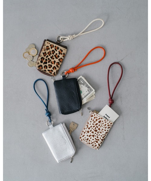 Actually（アクチュアリー）の「ストラップ付き 本革マルチケース アニマル（カードケース・レディース・その他1/その他2・フリー）」の3枚目の写真