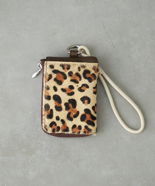 Actually（アクチュアリー）の「ストラップ付き 本革マルチケース アニマル（カードケース・レディース・その他1/その他2・フリー）」の4枚目の写真