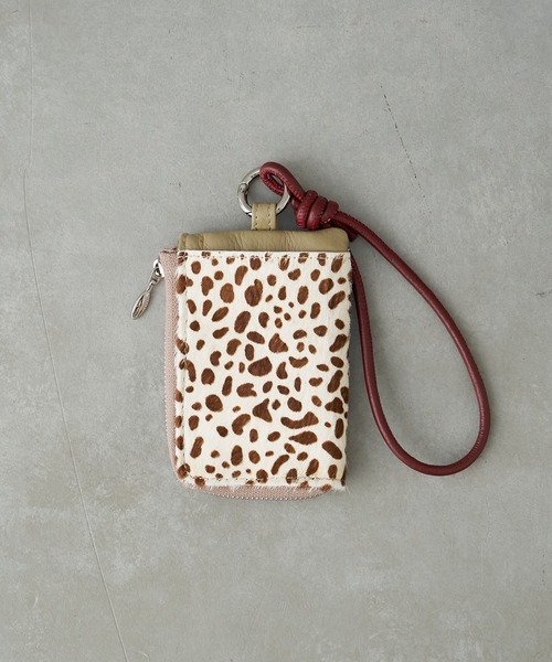 Actually（アクチュアリー）の「ストラップ付き 本革マルチケース アニマル（カードケース・レディース・その他1/その他2・フリー）」の6枚目の写真