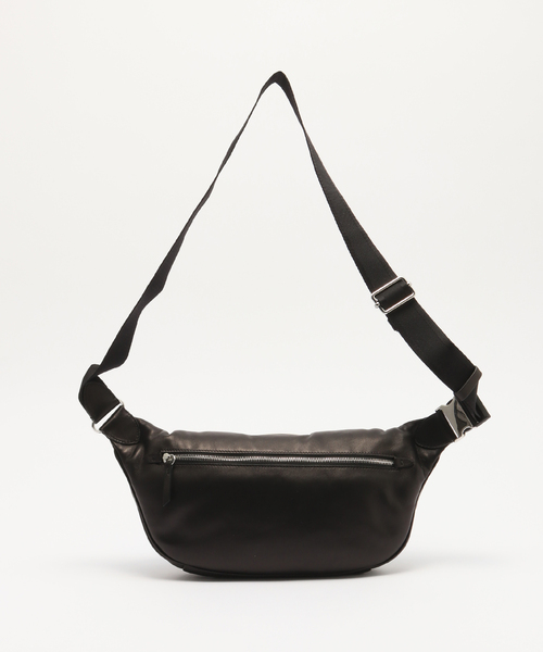 Maison Margiela（メゾンマルジェラ）の「MAISON MARGIELA (メゾン マルジェラ) GLAM SLAM BELT BAG S35WB0079/P4300（ショルダーバッグ・メンズ・ブラック・FREE）」の3枚目の写真