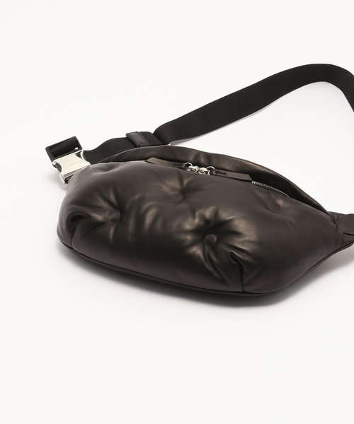 Maison Margiela（メゾンマルジェラ）の「MAISON MARGIELA (メゾン マルジェラ) GLAM SLAM BELT BAG S35WB0079/P4300（ショルダーバッグ・メンズ・ブラック・FREE）」の4枚目の写真
