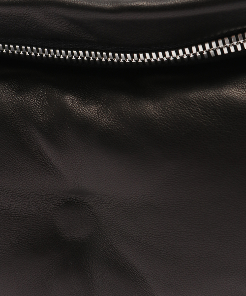 Maison Margiela（メゾンマルジェラ）の「MAISON MARGIELA (メゾン マルジェラ) GLAM SLAM BELT BAG S35WB0079/P4300（ショルダーバッグ・メンズ・ブラック・FREE）」の8枚目の写真
