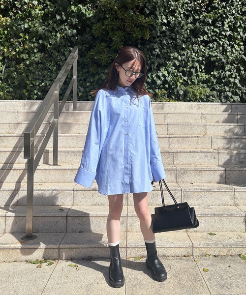 ISOOK(アイスー)の「【ISOOK / アイスー】ワイドスリーブオックスシャツ / レギュラーカラー オーバーサイズ ルーズ 袖コンシャス 白 黒 ホワイト ブラック ブルー ZOZOTOWN限定(シャツ/ブラウス・レディース・ブルー/ブラック/ホワイト・FREE)」の18枚目の写真