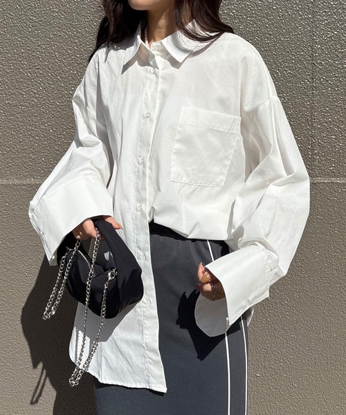 ISOOK(アイスー)の「【ISOOK / アイスー】ワイドスリーブオックスシャツ / レギュラーカラー オーバーサイズ ルーズ 袖コンシャス 白 黒 ホワイト ブラック ブルー ZOZOTOWN限定(シャツ/ブラウス・レディース・ブルー/ブラック/ホワイト・FREE)」の21枚目の写真