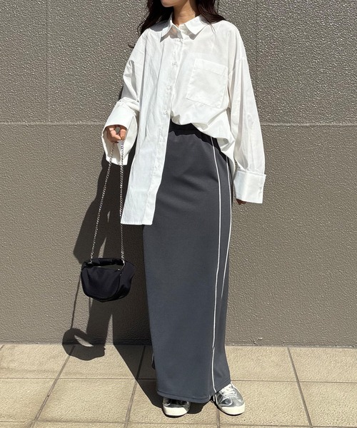 ISOOK(アイスー)の「【ISOOK / アイスー】ワイドスリーブオックスシャツ / レギュラーカラー オーバーサイズ ルーズ 袖コンシャス 白 黒 ホワイト ブラック ブルー ZOZOTOWN限定(シャツ/ブラウス・レディース・ブルー/ブラック/ホワイト・FREE)」の11枚目の写真