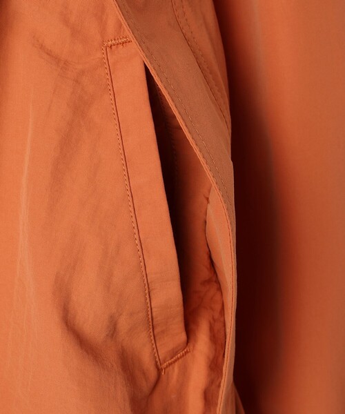 Columbia（コロンビア）の「Columbia／ウィメンズジプシーバーズ ジャケット／コロンビア／撥水／UVカット／軽量 ／マウンテンパーカー／アウトドア・フード付き（ナイロンジャケット・レディース・ブラック/オフホワイト/オレンジ・S/M/L/XL）」の7枚目の写真