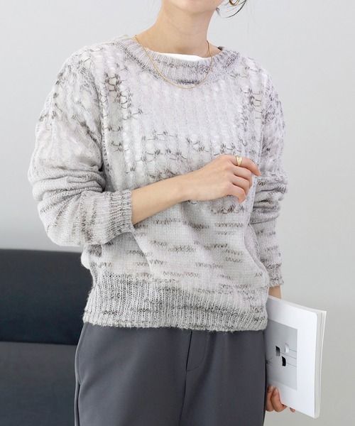 Aletta vita(アレッタビータ)の「ローゲージ編地切替ニットプルオーバー(ニット/セーター・レディース・オフホワイト/ライトグレー・M)」の13枚目の写真