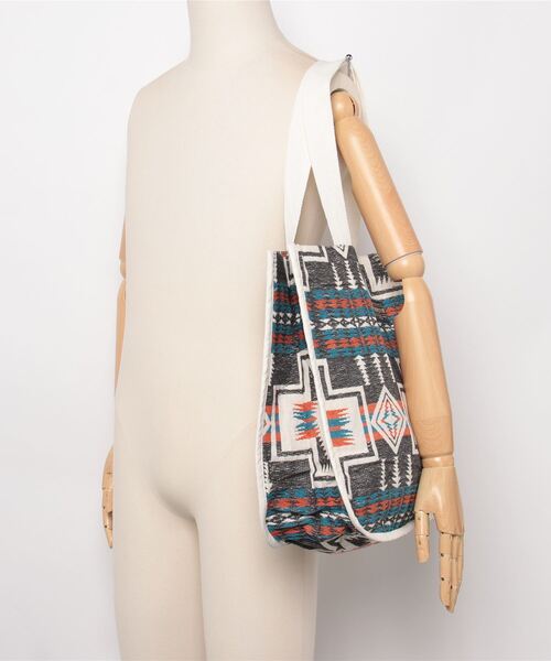 PENDLETON(ペンドルトン)の「【PE2】【PENDLETON/ペンドルトン】JAQUARD TOTE ジャガード トートバッグ(トートバッグ・レディース・レッド/チャコールグレー・FREE)」の21枚目の写真