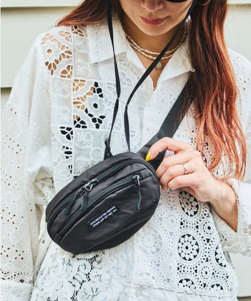 KiU（キウ）の「KiU/キウ 300D BODY BAG MINI 300D ボディバッグ ミニ k376（ボディバッグ/ウエストポーチ・メンズ・ブラック/その他16/レオパード/その他9/その他15・ONE SIZE）」の2枚目の写真