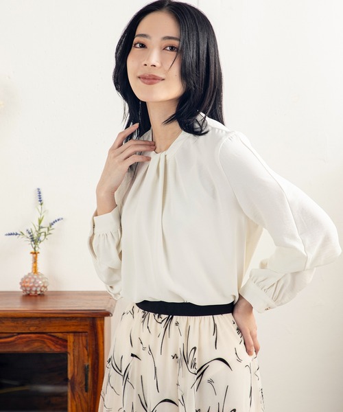 MILLION CARATS(ミリオンカラッツ)の「オフィスにも◎ 上品フェミニンな2WAYスリーブ大人ブラウス(シャツ/ブラウス・レディース・ブラック/サックスブルー/ホワイト系その他・FREE)」の19枚目の写真