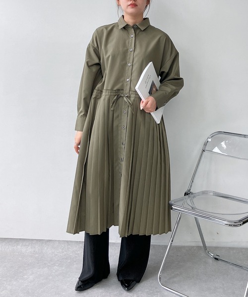 AS KNOW AS plus（アズノゥアズプラス）の「●ウエスト前結び 切替えプリーツシャツワンピース（シャツワンピース・レディース・ブルー系/ネイビー系/カーキ/ブラック・FREE）」の15枚目の写真