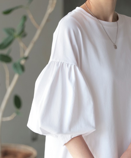 HUG.U(ハグユー)の「ぽわん袖カットソー 着心地抜群(Tシャツ/カットソー・レディース・ブラック/ベージュ/ホワイト/ラベンダー/カーキ/ブルー・FREE)」の9枚目の写真