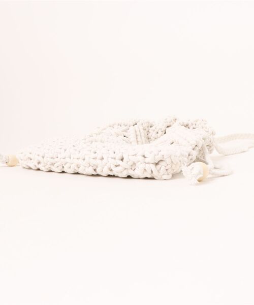 Ritzy(リッツィー)の「ストロー巾着かごバッグ ショルダーバッグ(かごバッグ・レディース・ホワイト/ベージュ・FREE)」の6枚目の写真