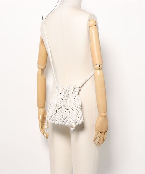 Ritzy(リッツィー)の「ストロー巾着かごバッグ ショルダーバッグ(かごバッグ・レディース・ホワイト/ベージュ・FREE)」の15枚目の写真