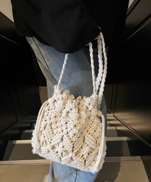Ritzy(リッツィー)の「ストロー巾着かごバッグ ショルダーバッグ(かごバッグ・レディース・ホワイト/ベージュ・FREE)」の9枚目の写真