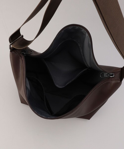 coen（コーエン）の「レザーライクショルダーバッグ（ショルダーバッグ・メンズ・ブラック/ダークブラウン・FREE）」の5枚目の写真