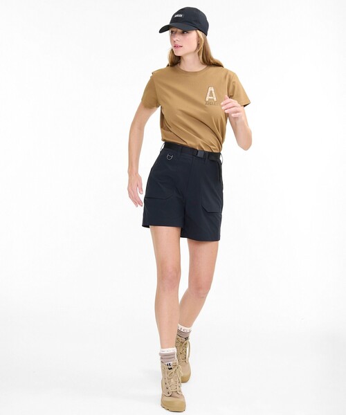 AIGLE（エーグル）の「UVカット 吸水速乾 フレアシルエット ドライストラップショートパンツ（その他パンツ・レディース・ブラック/ベージュ・38/36）」の3枚目の写真
