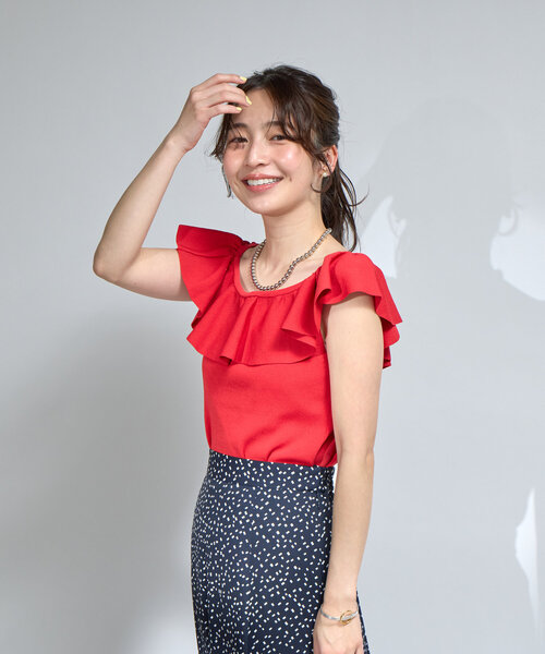 La boutique BonBon（ラブティックボンボン）の「【スタッフKAZUMI監修カラー】クールタッチUVオフショルラッフルニット（ニット/セーター・レディース・ホワイト/レッド/ネイビー/ピンク・FREE）」の17枚目の写真