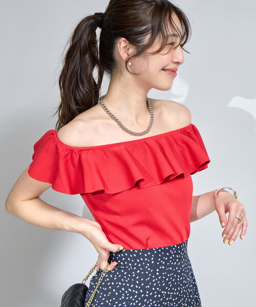 La boutique BonBon（ラブティックボンボン）の「【スタッフKAZUMI監修カラー】クールタッチUVオフショルラッフルニット（ニット/セーター・レディース・ホワイト/レッド/ネイビー/ピンク・FREE）」の22枚目の写真