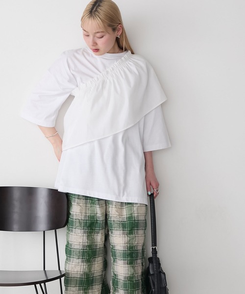 forksy.(フォルクシー)の「【forksy.】〈2点セット〉オーバーサイズTシャツ & ペプラムビスチェ(Tシャツ/カットソー・レディース・ブラック/ホワイト系/ホワイト・FREE)」の1枚目の写真