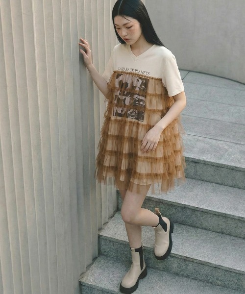 VIVID LADY(ビビッドレディー)の「Tulle Layered Graphic Long T-shirt / チュールレイヤードグラフィックロングTシャツ(Tシャツ/カットソー・レディース・ホワイト/ベージュ/ブラック・FREE)」の3枚目の写真