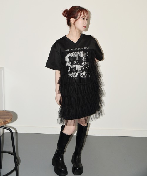 VIVID LADY(ビビッドレディー)の「Tulle Layered Graphic Long T-shirt / チュールレイヤードグラフィックロングTシャツ(Tシャツ/カットソー・レディース・ホワイト/ベージュ/ブラック・FREE)」の7枚目の写真