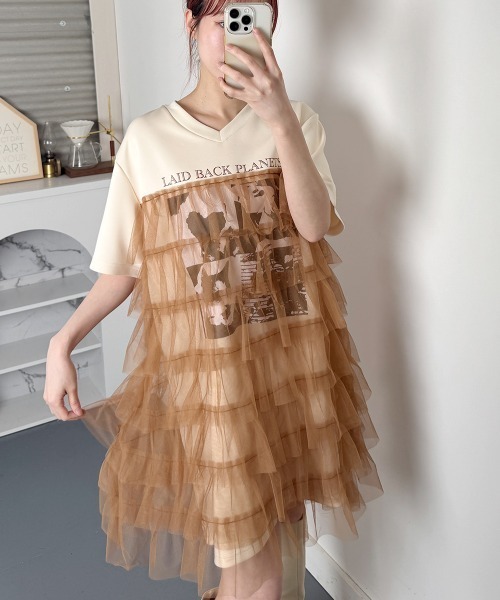 VIVID LADY(ビビッドレディー)の「Tulle Layered Graphic Long T-shirt / チュールレイヤードグラフィックロングTシャツ(Tシャツ/カットソー・レディース・ホワイト/ベージュ/ブラック・FREE)」の8枚目の写真
