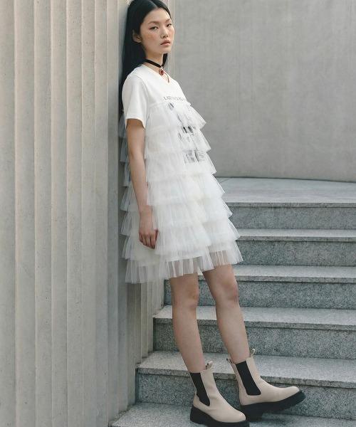 VIVID LADY(ビビッドレディー)の「Tulle Layered Graphic Long T-shirt / チュールレイヤードグラフィックロングTシャツ(Tシャツ/カットソー・レディース・ホワイト/ベージュ/ブラック・FREE)」の15枚目の写真