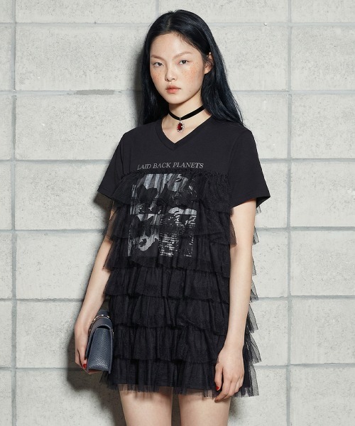 VIVID LADY(ビビッドレディー)の「Tulle Layered Graphic Long T-shirt / チュールレイヤードグラフィックロングTシャツ(Tシャツ/カットソー・レディース・ホワイト/ベージュ/ブラック・FREE)」の18枚目の写真